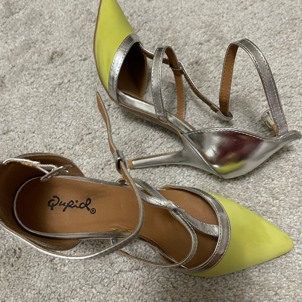 SHOE - Picture 3 of 5